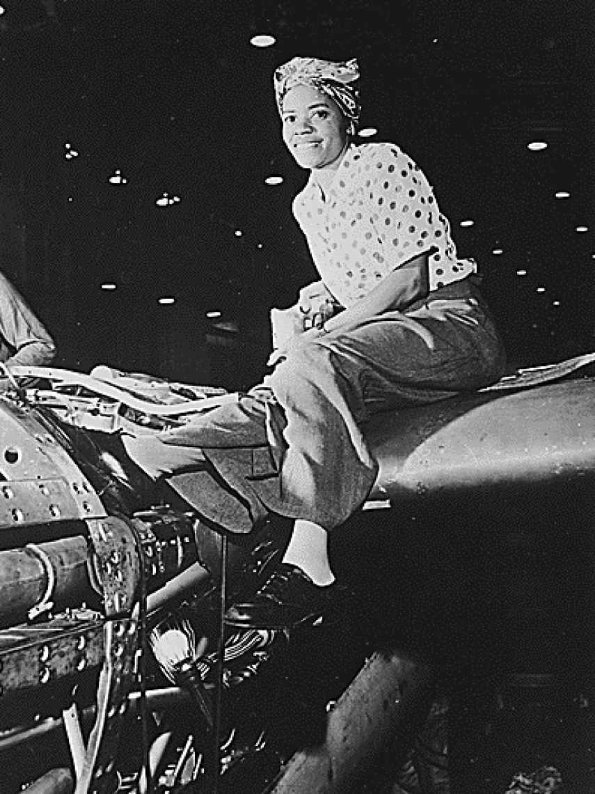 Remachadora en Lockheed Aircraft Corp., en Burbank, California, en 1943.