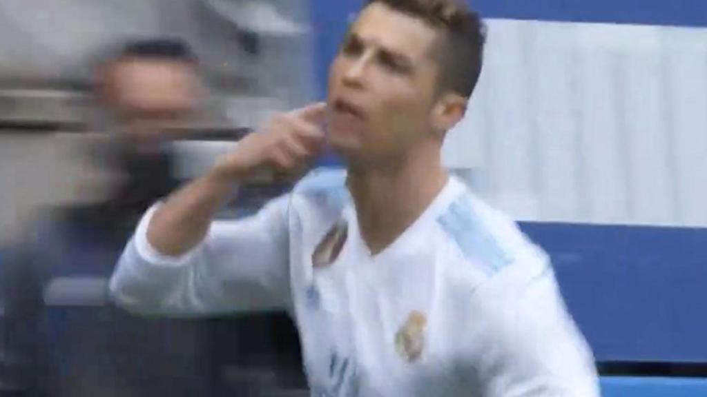 Cristiano se dirige a la grada tras el gol