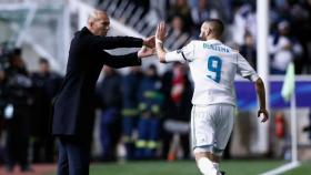 Benzema celebra su gol con Zidane