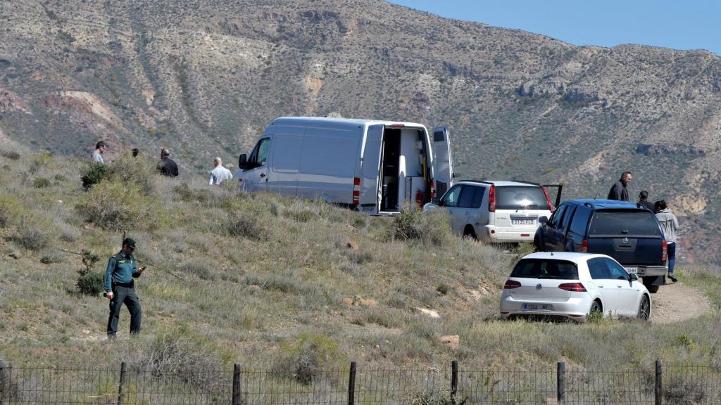 Efectivos de la Guardia Civil en la finca donde Ana Julia escondió el cuerpo.