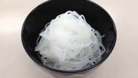 Estos noodles están hechos con nanocelulosa. / Omikenshi Co.