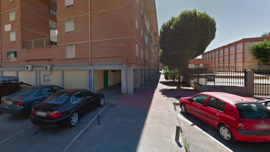 Número 17 de la calle Juan de Vergara de Alcalá donde ha aparecido el cadáver