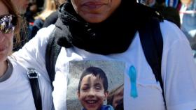 Ana Julia, en una manifestación  con una camiseta con la imagen de Gabriel. Durante días fingió buscarle como todo el mundo.