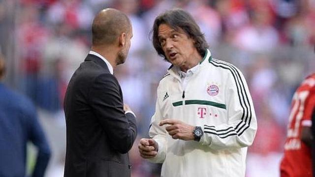 Hans-Wilhelm Müller-Wohlfahrt, médico del Bayern, con Guardiola.