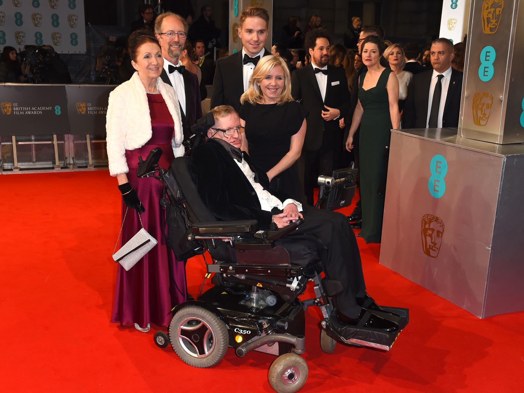 Stephen Hawking, las sombras de un hombre brillante: maltratado por su segunda  esposa