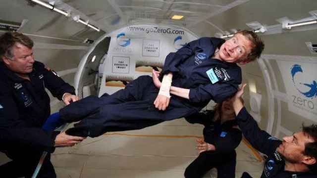 En 2007 Stephen Hawking cumplió su sueño de experimentar la gravedad cero gracias al empresario Peter Diamandis.