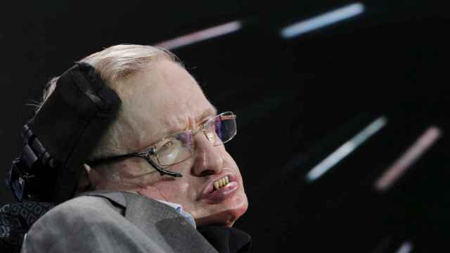Stephen Hawking en 2016 durante la presentación del proyecto 'Breakthrough Starshot', que pretende llegar a Apha Centaury.