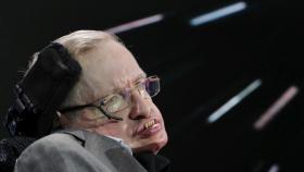 Stephen Hawking en 2016 durante la presentación del proyecto 'Breakthrough Starshot', que pretende llegar a Apha Centaury.