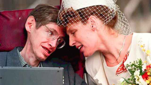 Stephen Hawking y Elaine Manson después de casarse. GTRES.