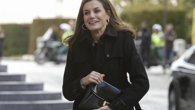 Letizia en la entrada del Teatro Real. GTRES.