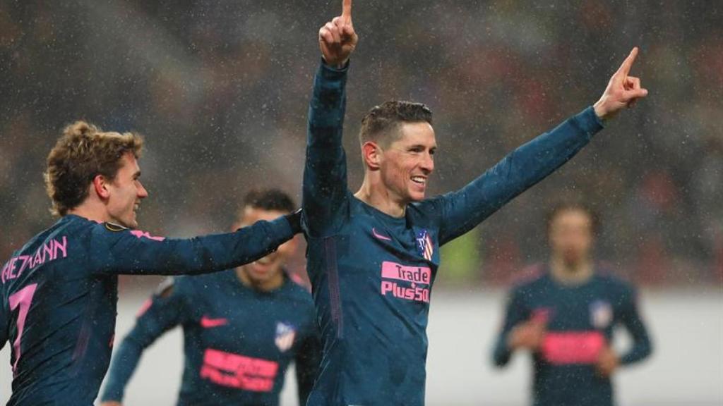 Fernando Torres celebra un gol con el Atlético.