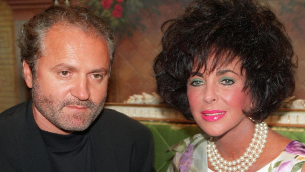 Gianni Versace y Elizabeth Taylor en 1991. GTRES.