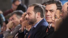 Pedro Sánchez, junto al secretario de Organización del PSOE, José Luis Ábalos.