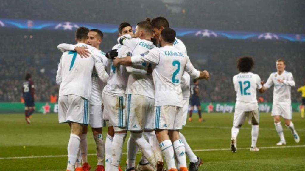 El Real Madrid celebra su victoria ante el PSG