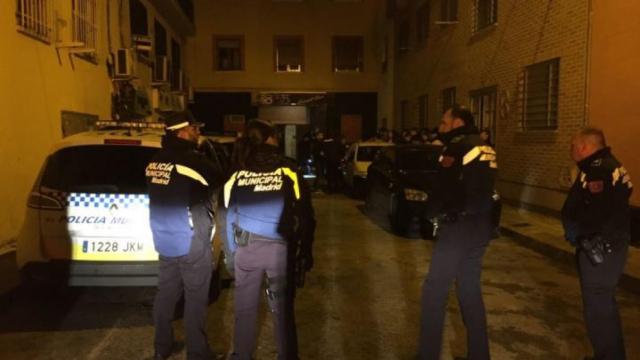 Agentes de la Policía Municipal en el lugar del suceso