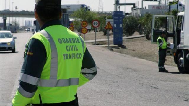 Un agente de la Guardia Civil