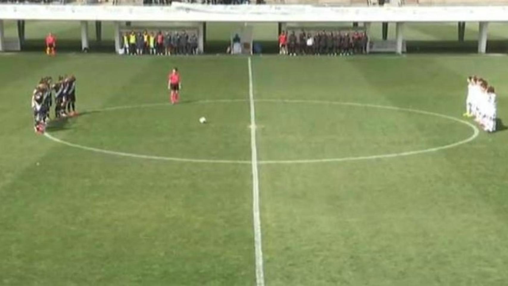 Minuto de silencio en el Albacete - Rayo Vallecano femenino