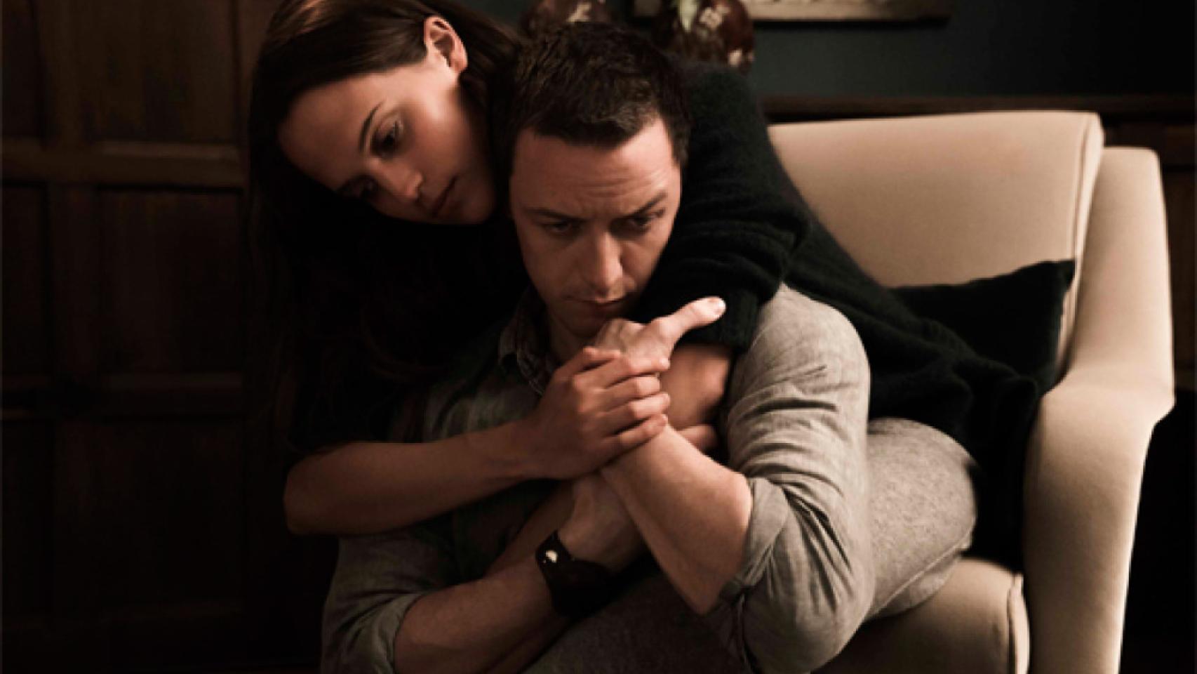 Alicia Vikander y James McAvoy en Inmersión.