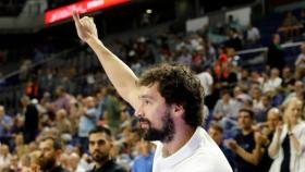 Llull agradecido a la afición. Foto twitter (@ACBCOM)