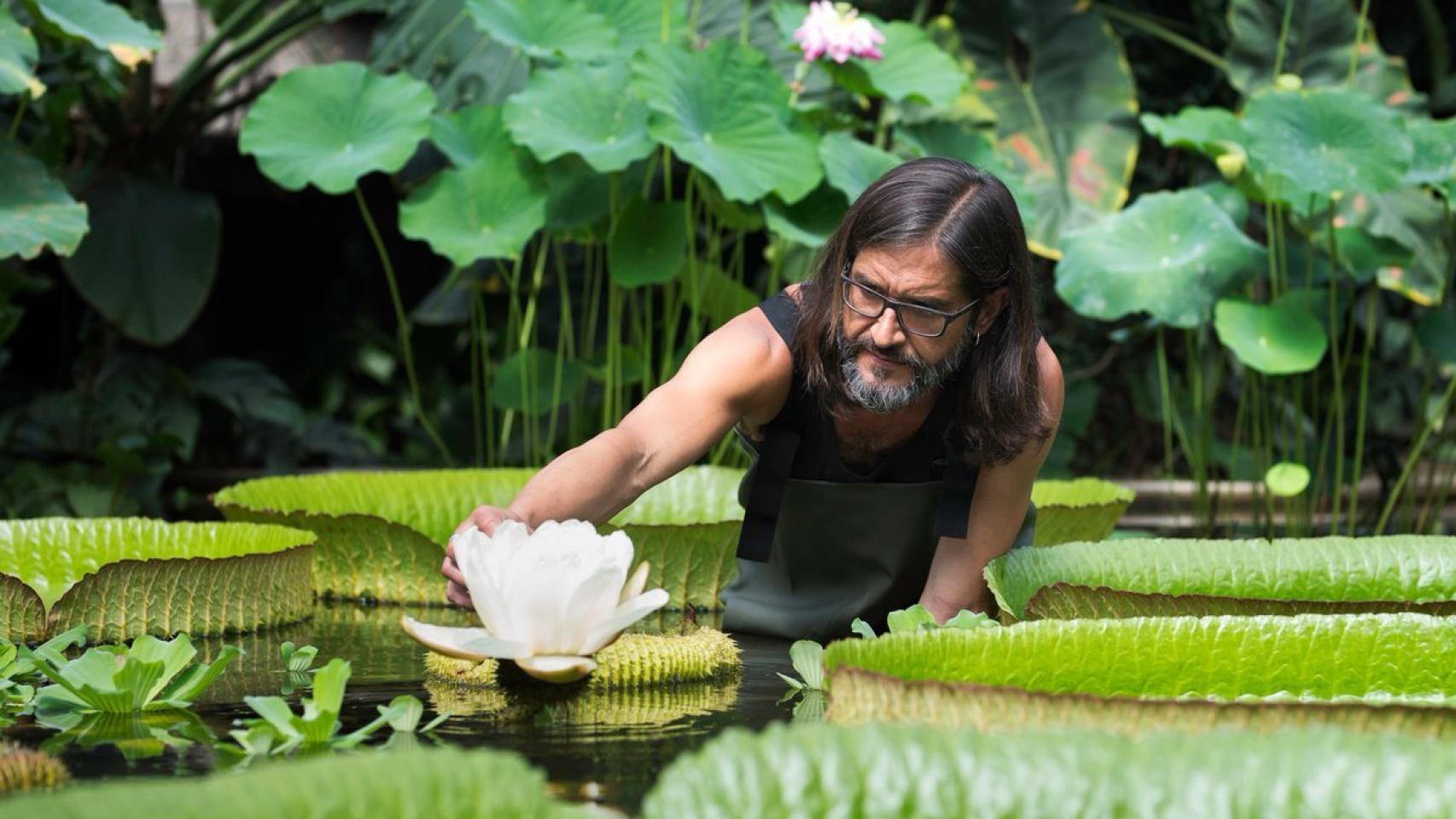 Carlos Magdalena en los Jardines de Kew.