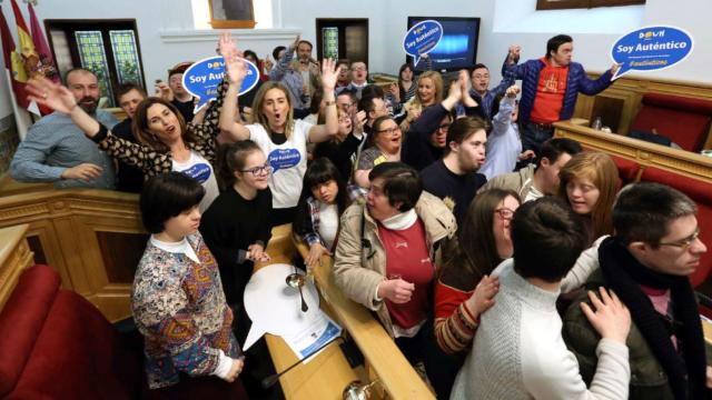 Toledo abre las puertas del Ayuntamiento a los chicos de Down Toledo 2