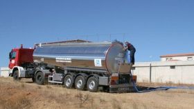 Camión cisterna de la Diputación de Salamanca para el reparto de agua potable a los pueblos
