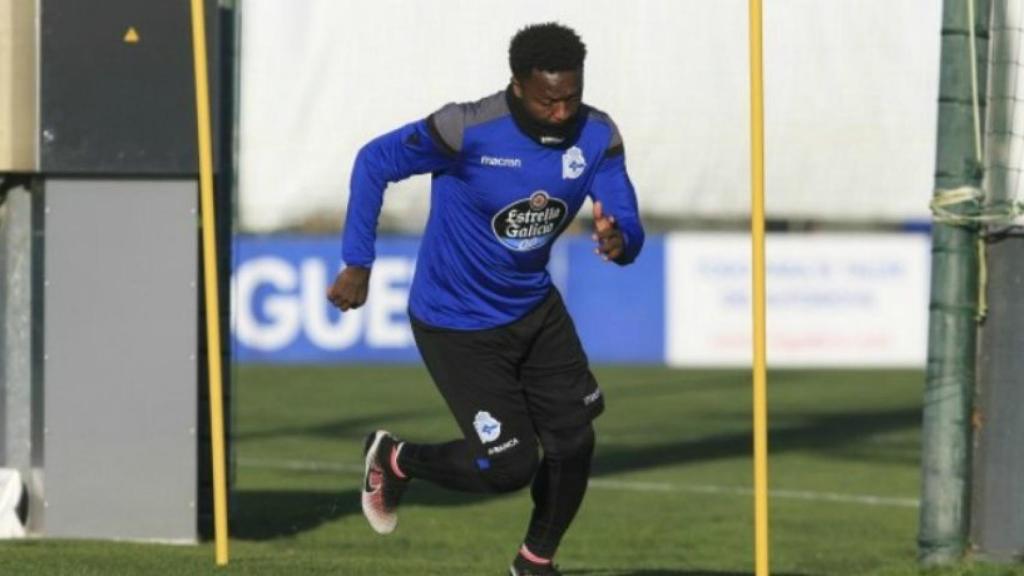 Muntari durante el entrenamiento del Deportivo. Foto rcdeportivo.es