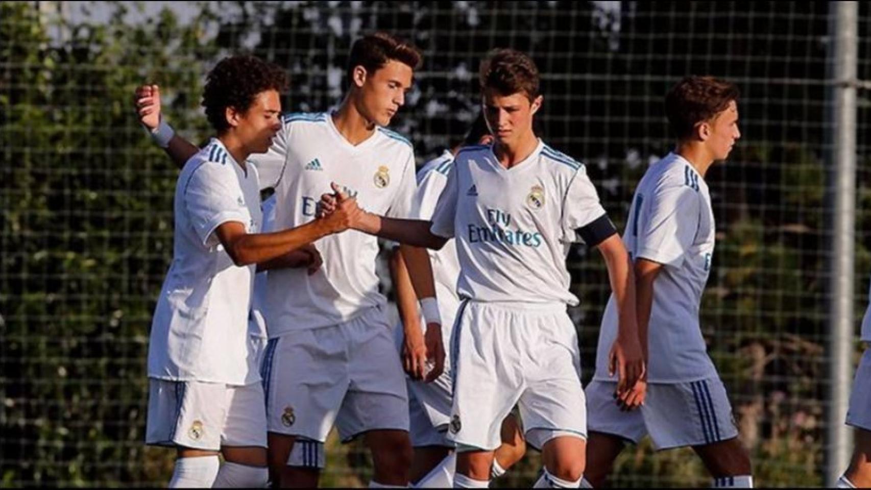 El Cadete celebrando un gol