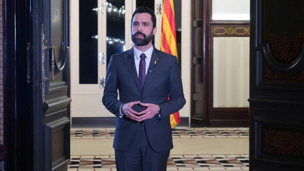 Roger Torrent, en la noche de este domingo en el Parlament, durante su discurso.