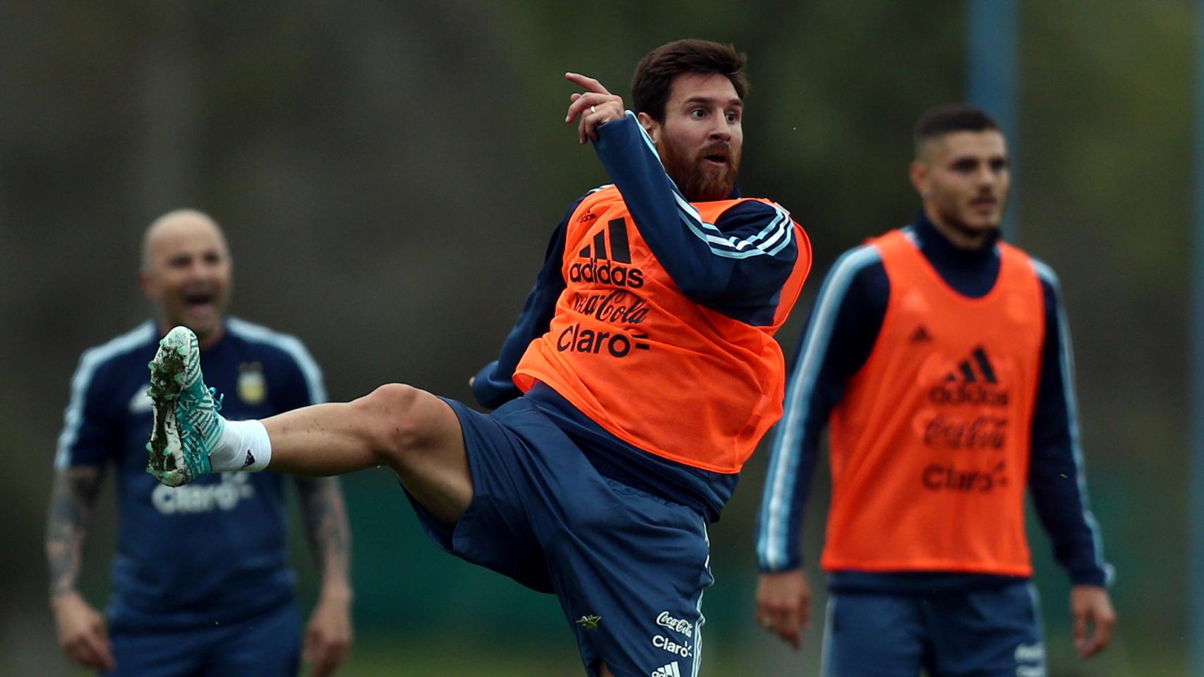 Messi se entrenó el lunes, pero finalmente no estará ante España.