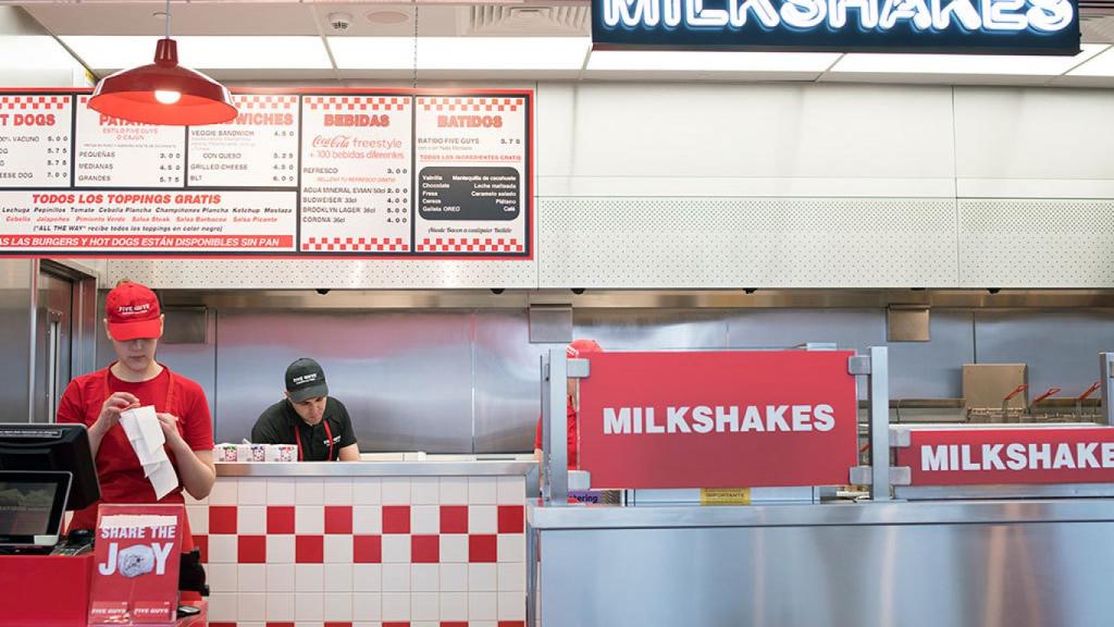 El restaurante de Five Guys en el centro comercial Plaza Río 2.