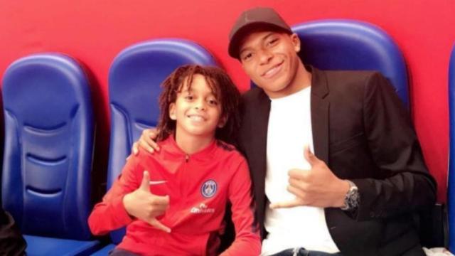 Kylian Mbappé junto a su hermano Ethan. Foto: Instagram (K.Mbappé29).