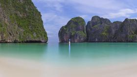 La idílica playa de Maya Bay cierra al turismo