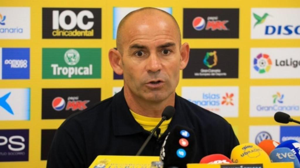 Paco Jémez, en rueda de prensa con Las Palmas. Twitter (@UDLP_Oficial)