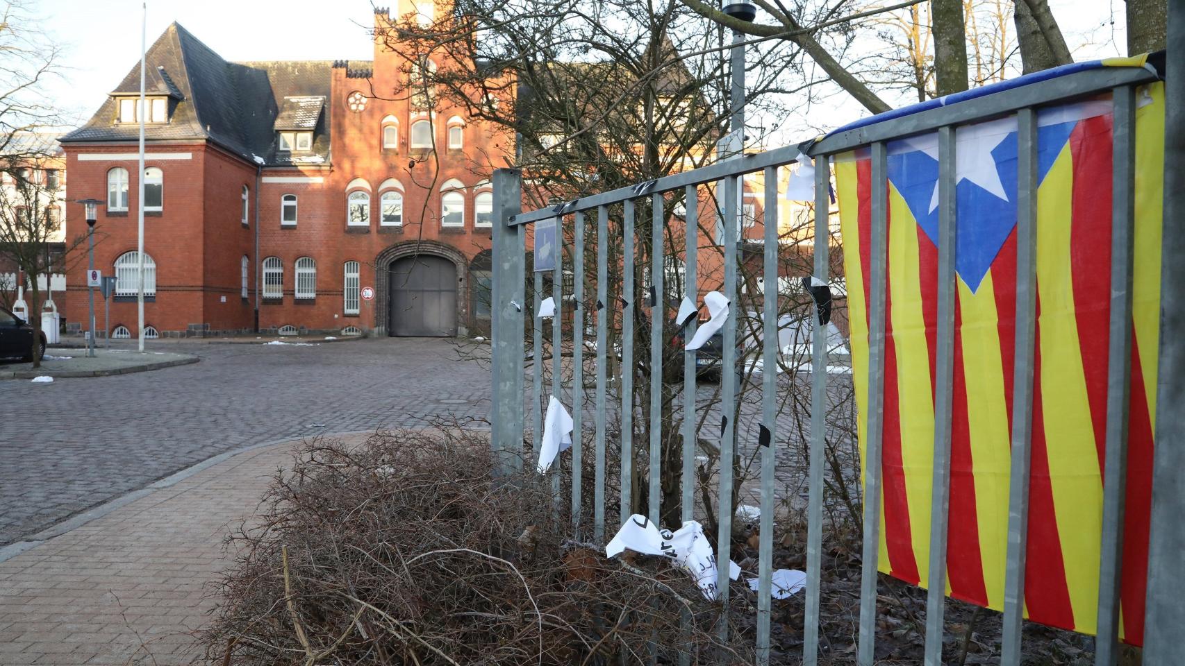 Puigdemont permanece en una cárcel alemana tras su detención el pasado domingo