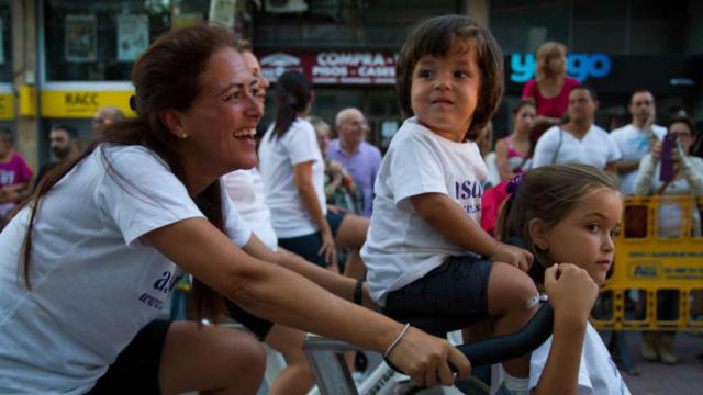 Eva Giménez, junto a su hijo.