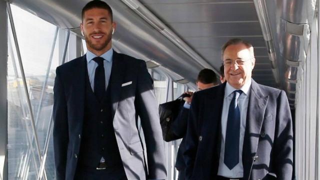 Sergio Ramos y Florentino Pérez embarcando