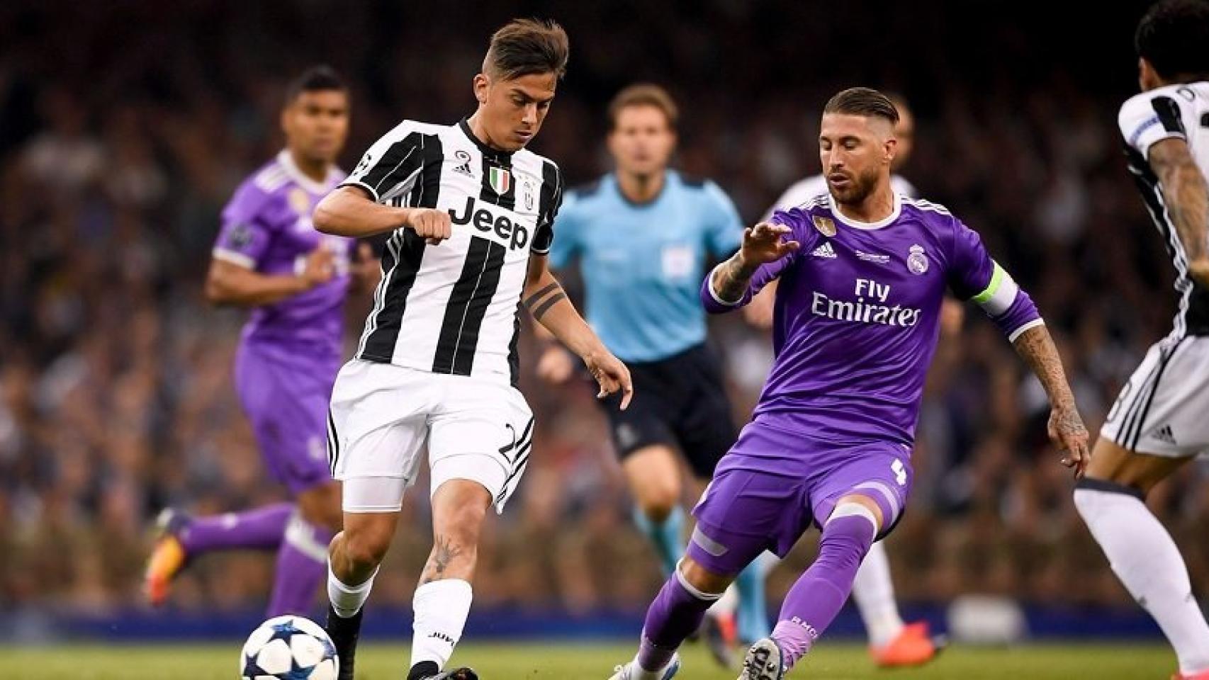 Dybala intenta marcharse de Ramos. Foto: Twitter (@juventusfc)