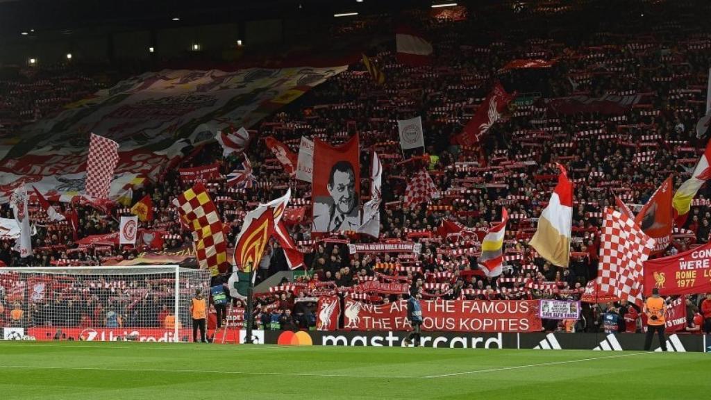 Fondo de Anfield. Foto: Twitter (@LFC).