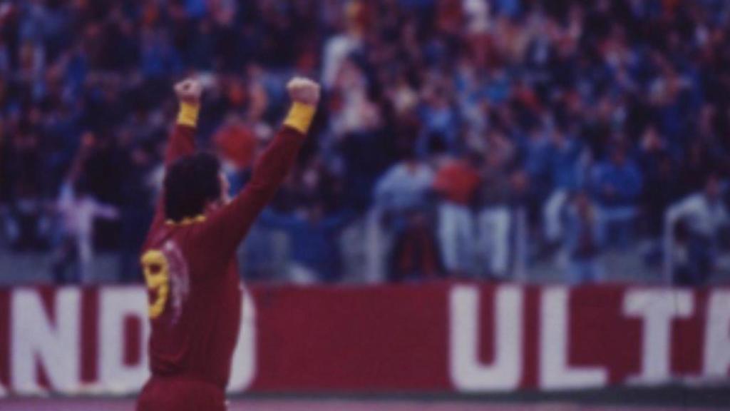 Roberto Pruzzo en su época de jugador de la Roma. Foto: Twitter (@officialasroma)