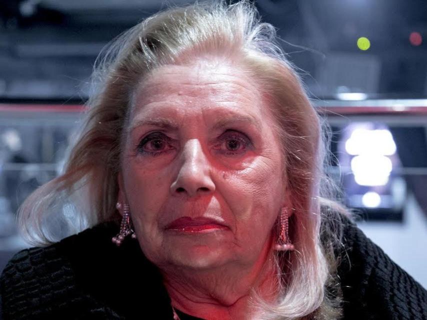 La madre de José Couso tiene 74 años. La mujer se mueve en silla de ruedas tras el derrame cerebral que hace cuatro años le provocó una hemiplejia. “Sé que esto no me habría pasado sin tanto sufrimiento padecido”, dice.