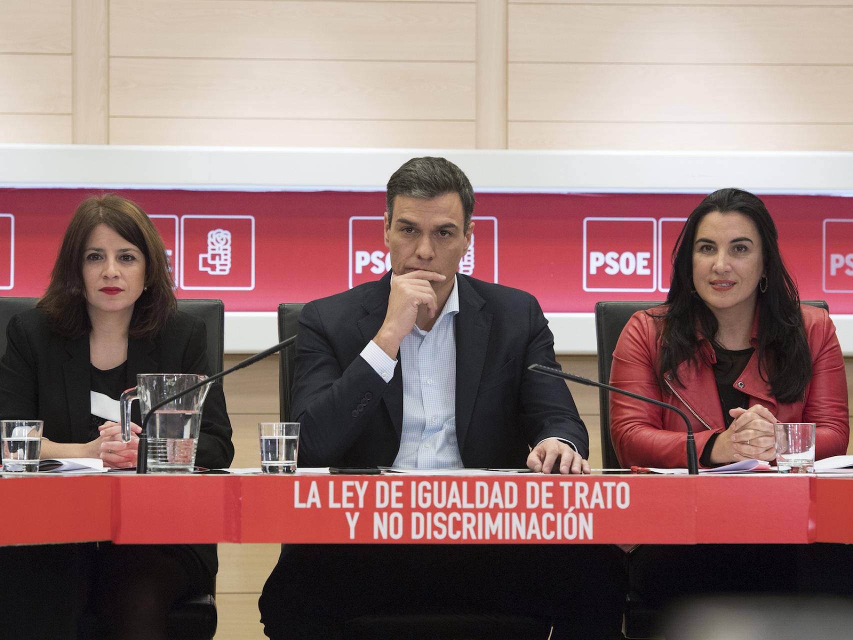 Pedro Sánchez, este viernes en una reunión en el PSOE.