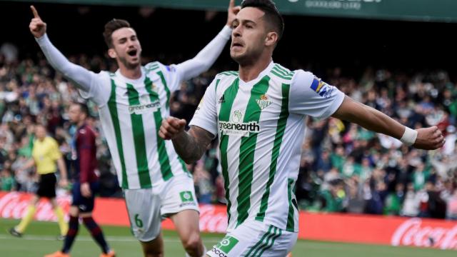 Sergio León celebra su gol en el partido Real Betis - Eibar.