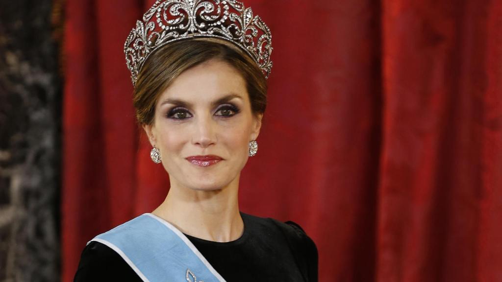 La reina Letizia con la tiara de la Flor de Lis