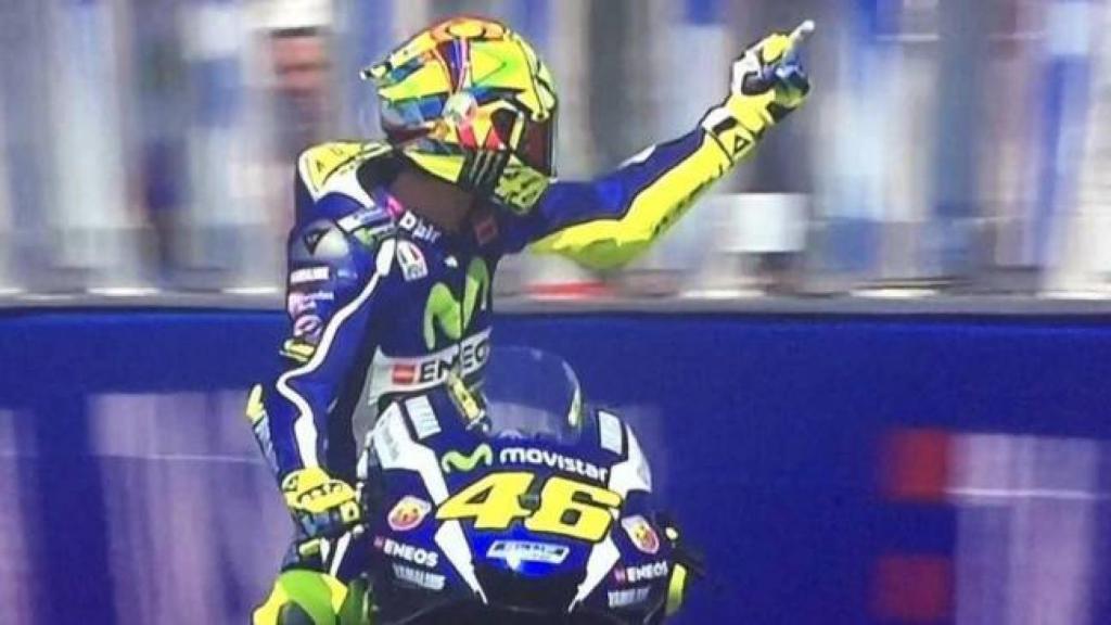 Peineta de Rossi a Aleix Espargaró.