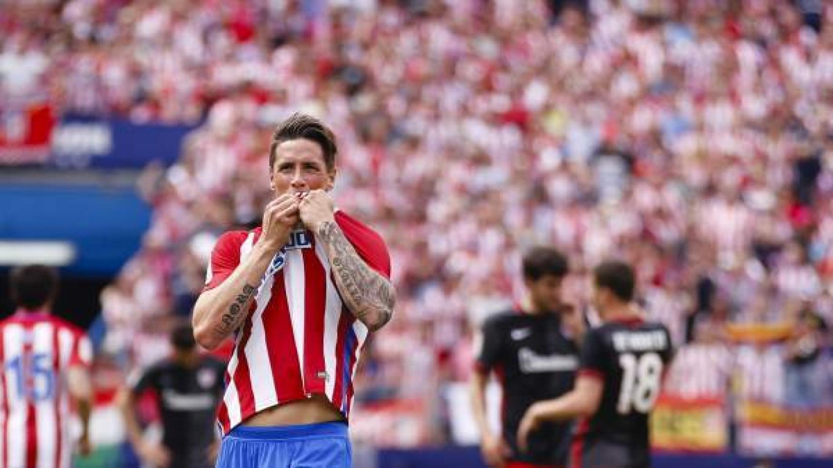 Fernando Torres marca en el último día del Vicente Calderón.