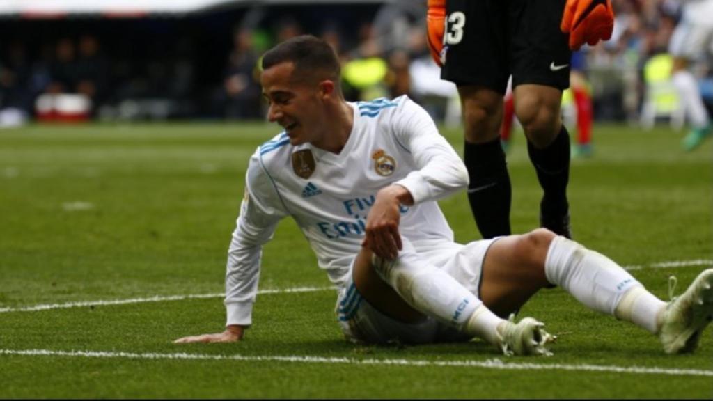 Lucas Vázquez, en el suelo. Foto: Pedro Rodríguez/El Bernabéu