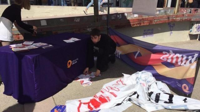 La carpa de SCC en el campus de la UAB, después del ataque de los radicales.