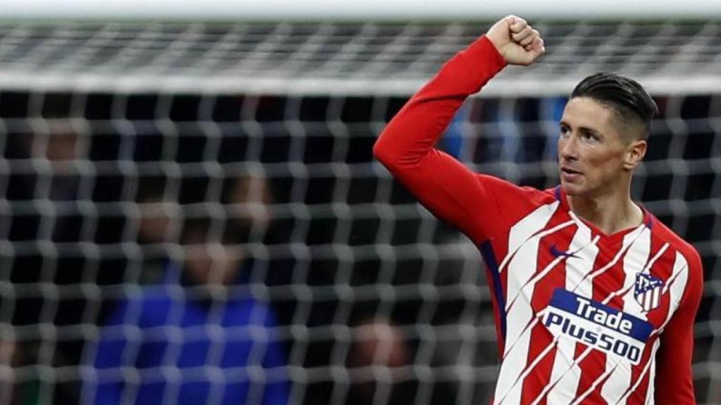 Fernando Torres celebra un gol con el Atlético.