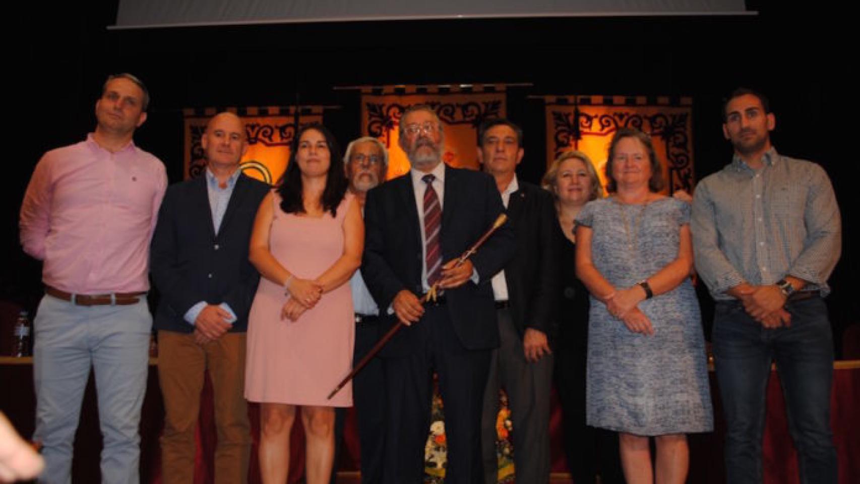 El alcalde de Albox, Francisco Torrecillas, junto a varios concejales.